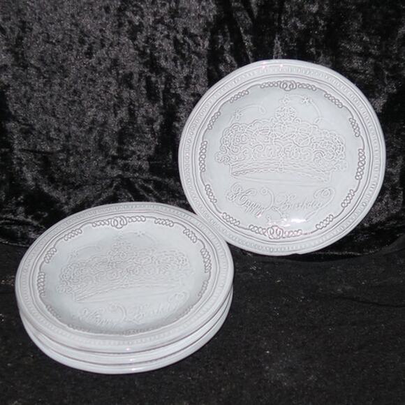 Happy Birthday Crown Princess Royalty 4 Set Plates 8" Gray Raised Pottery Barn - Picture 4 of 12